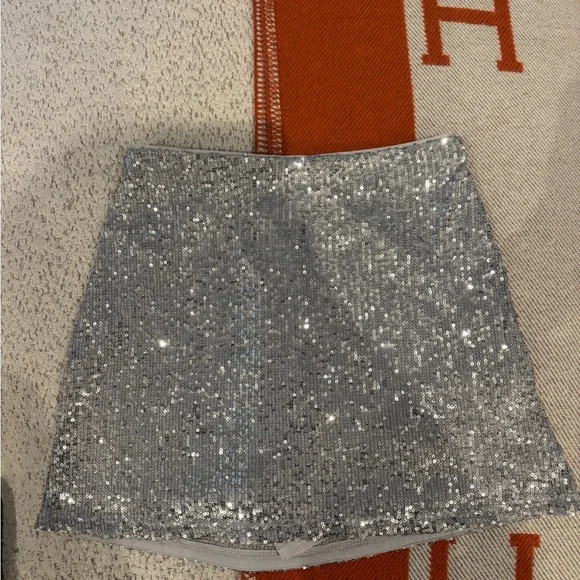 Abercrombie & Fitch Silver Mini Skort - Picture 2 of 3